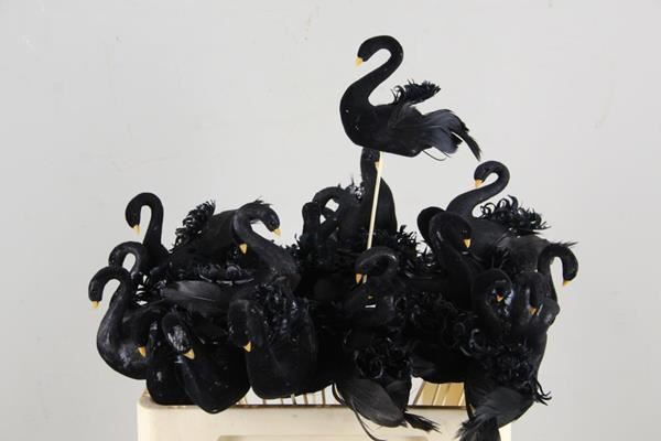 Stick Swan 14x6x9cm Black - Decoratiemateriaal (h%) 1 Stick Swan 14x6x9cm Black - Decoratiemateriaal (h%)